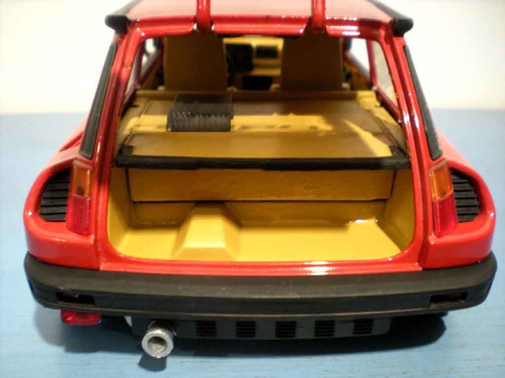 Renault 5 Turbo red jantes gotti 073r 1/18 Universal Hobbies
