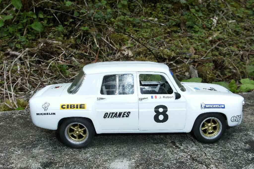 Renault 8 Gordini white jantes larges et kit carrosserie dinacar 1/18 Solido