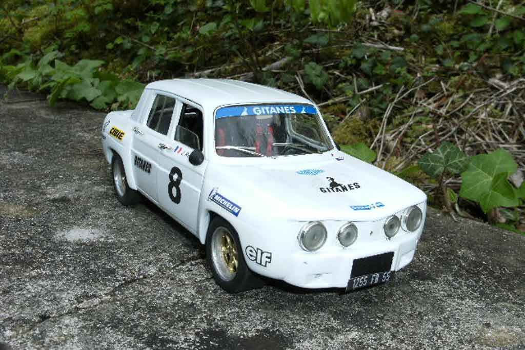 Renault 8 Gordini white jantes larges et kit carrosserie dinacar 1/18 Solido