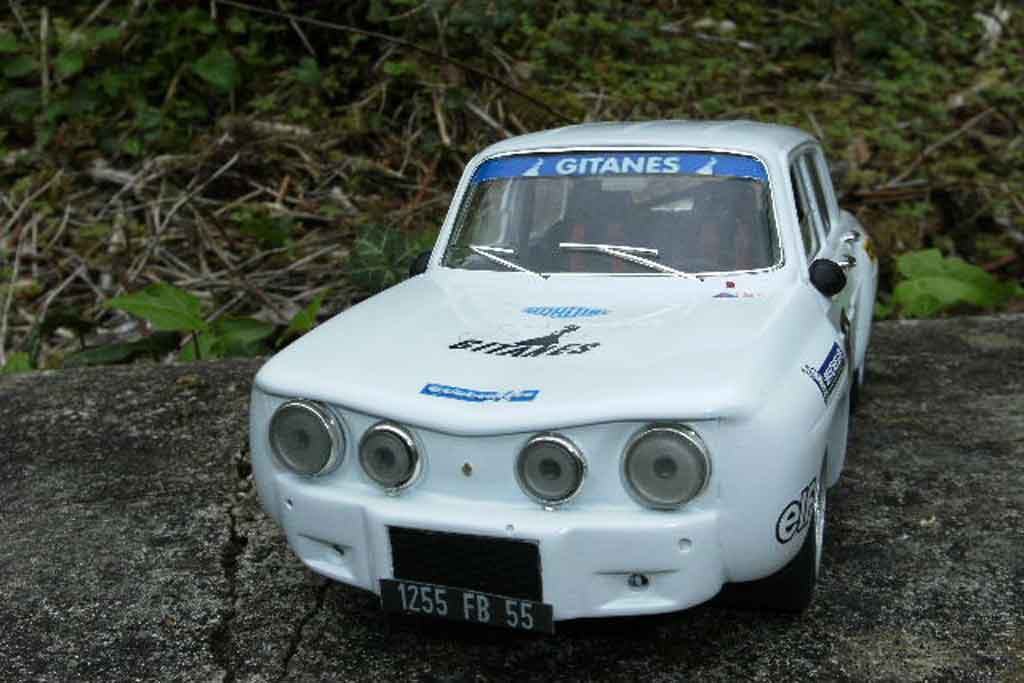 Renault 8 Gordini white jantes larges et kit carrosserie dinacar 1/18 Solido