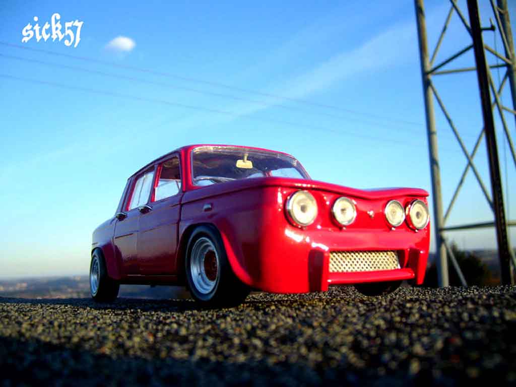 Renault 8 Gordini red ailes larges 1/18 Solido