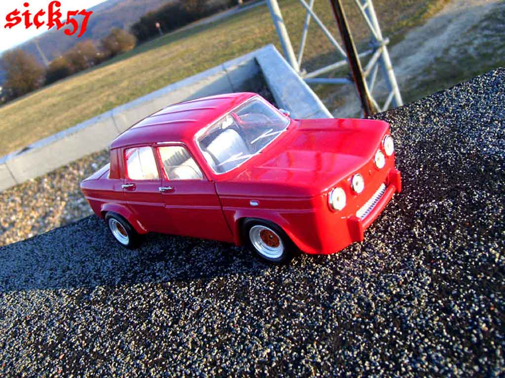 Renault 8 Gordini red ailes larges 1/18 Solido