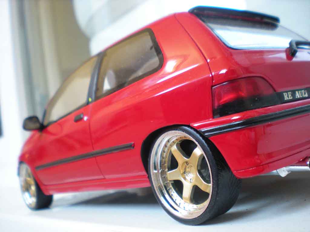 Renault Clio 16S 1991 red jantes 17 pouces 1/18 Ottomobile