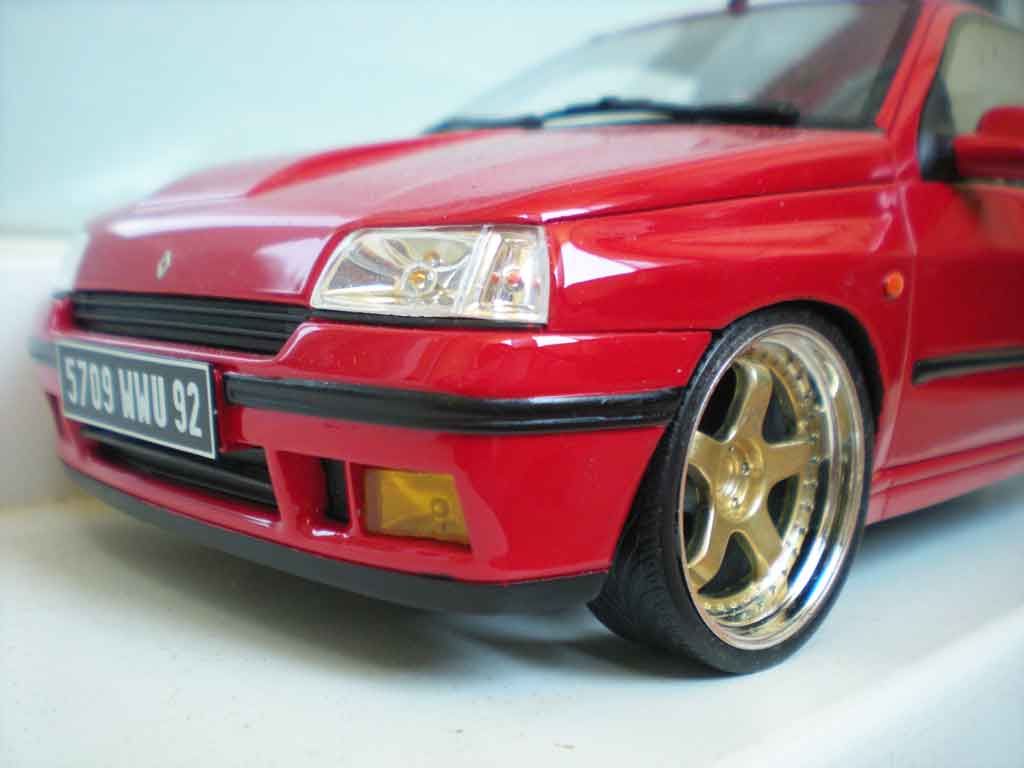 Renault Clio 16S 1991 red jantes 17 pouces 1/18 Ottomobile