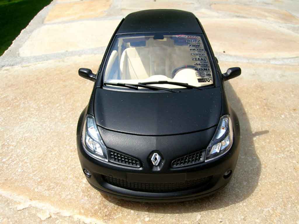 Renault Clio 3 RS noir mat jantes c4 wrc 1/18 Solido