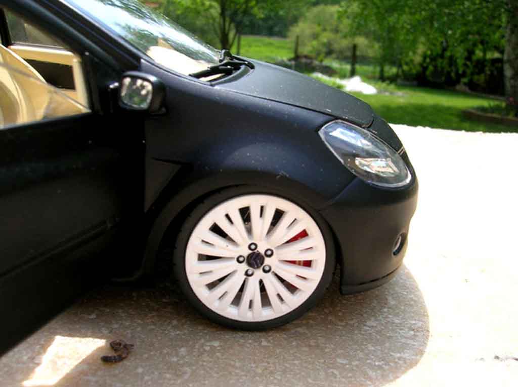 Renault Clio 3 RS noir mat jantes c4 wrc 1/18 Solido