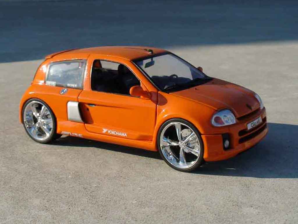 Renault Clio V6 1/18 Universal Hobbies V6 orange diecast model cars