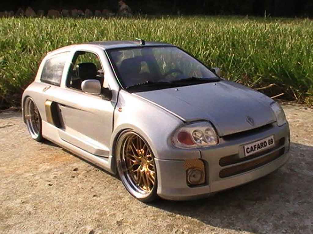 Renault Clio V6 1/18 Universal Hobbies V6 williams diecast model cars