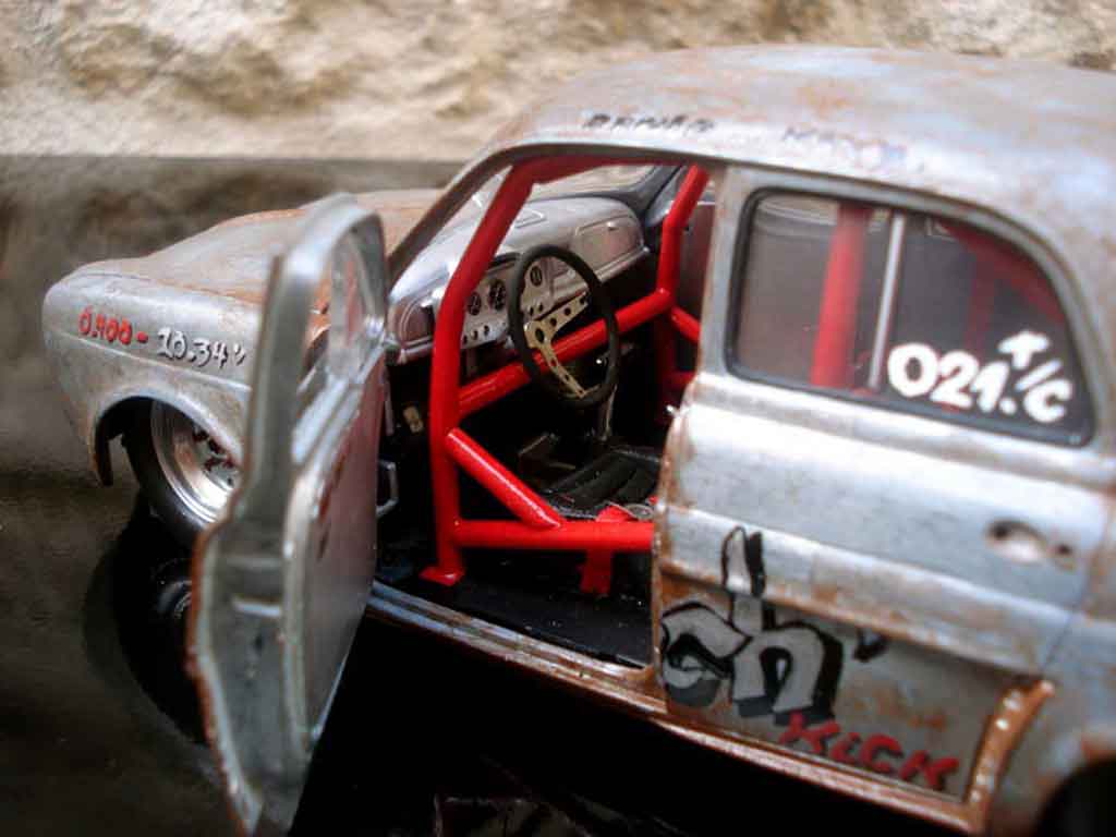 Renault Dauphine Base drag strip a moteur vw prepare 1/18 Norev