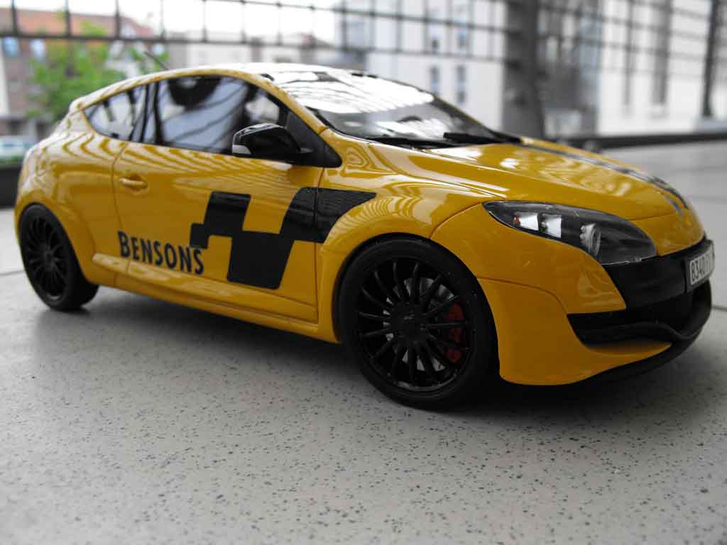 Renault Megane RS 250 2.0 t yellow deco renault sport 1/18 Ottomobile