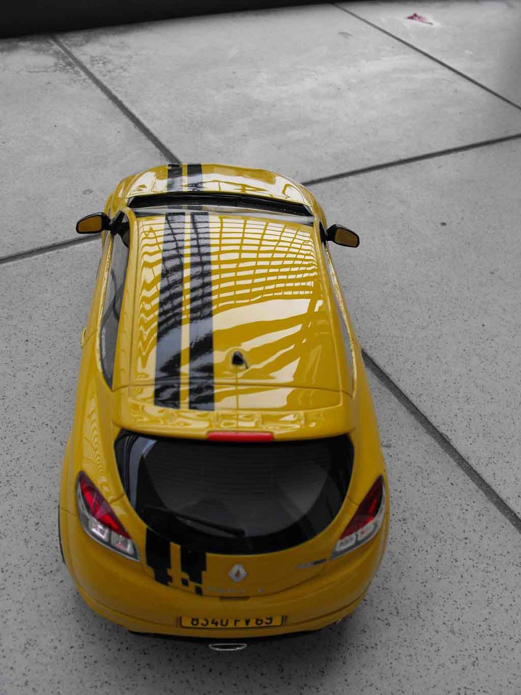 Renault Megane RS 250 2.0 t yellow deco renault sport 1/18 Ottomobile