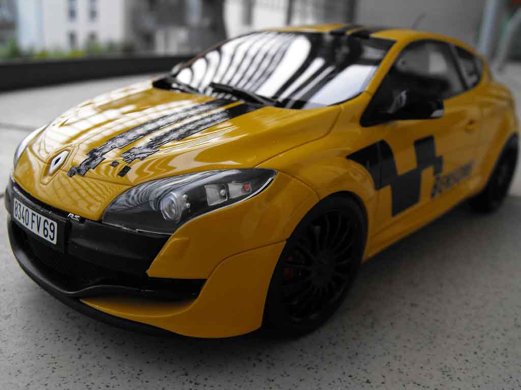 Renault Megane RS 250 1/18 Ottomobile RS 250 2.0 t yellow deco renault sport diecast model cars