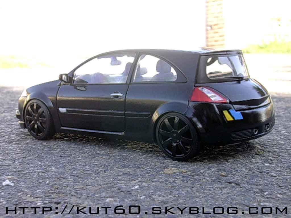 Renault Megane Sport rs f1 team black kit xenon 1/18 Burago