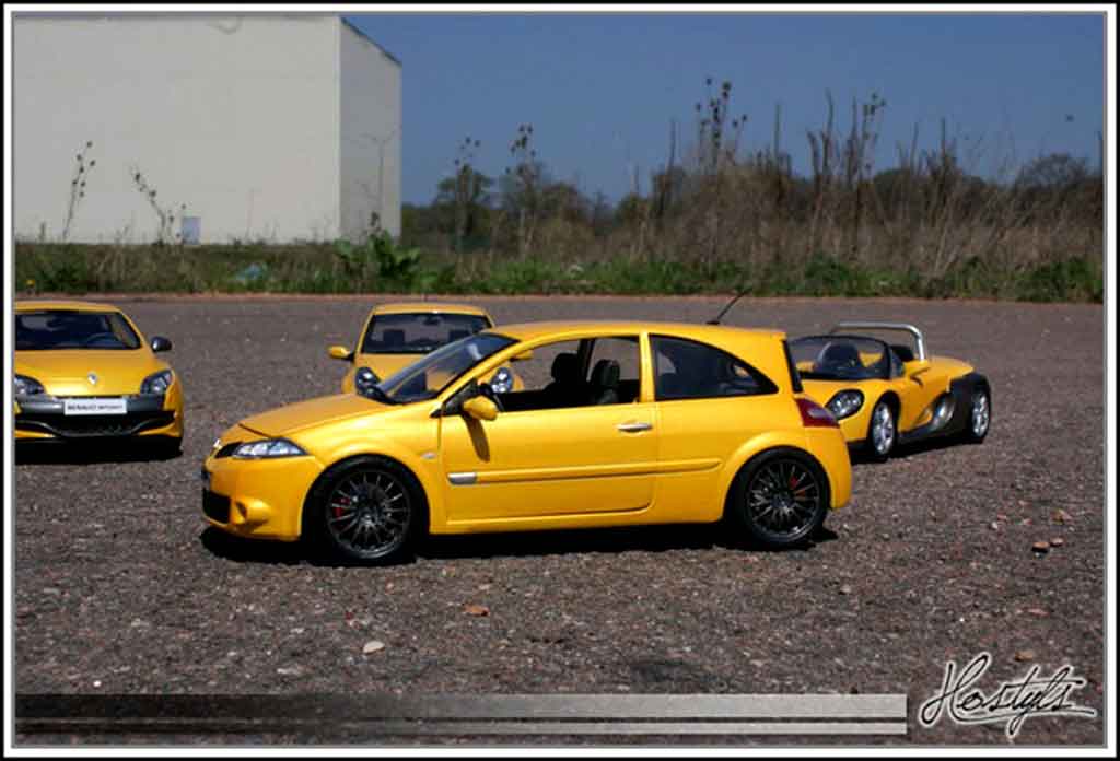 Renault Megane Sport rs yellow siryus 1/18 Burago