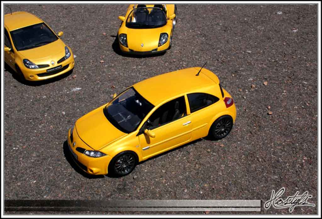 Renault Megane Sport rs yellow siryus 1/18 Burago
