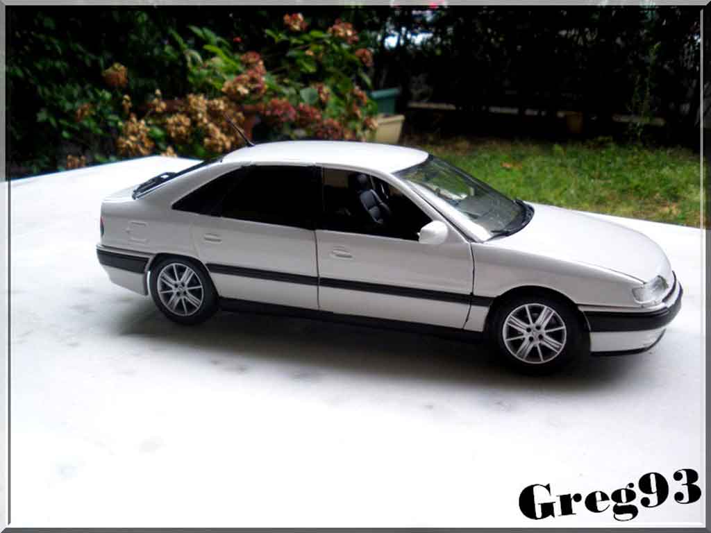 Renault Safrane Biturbo 1/18 Solido