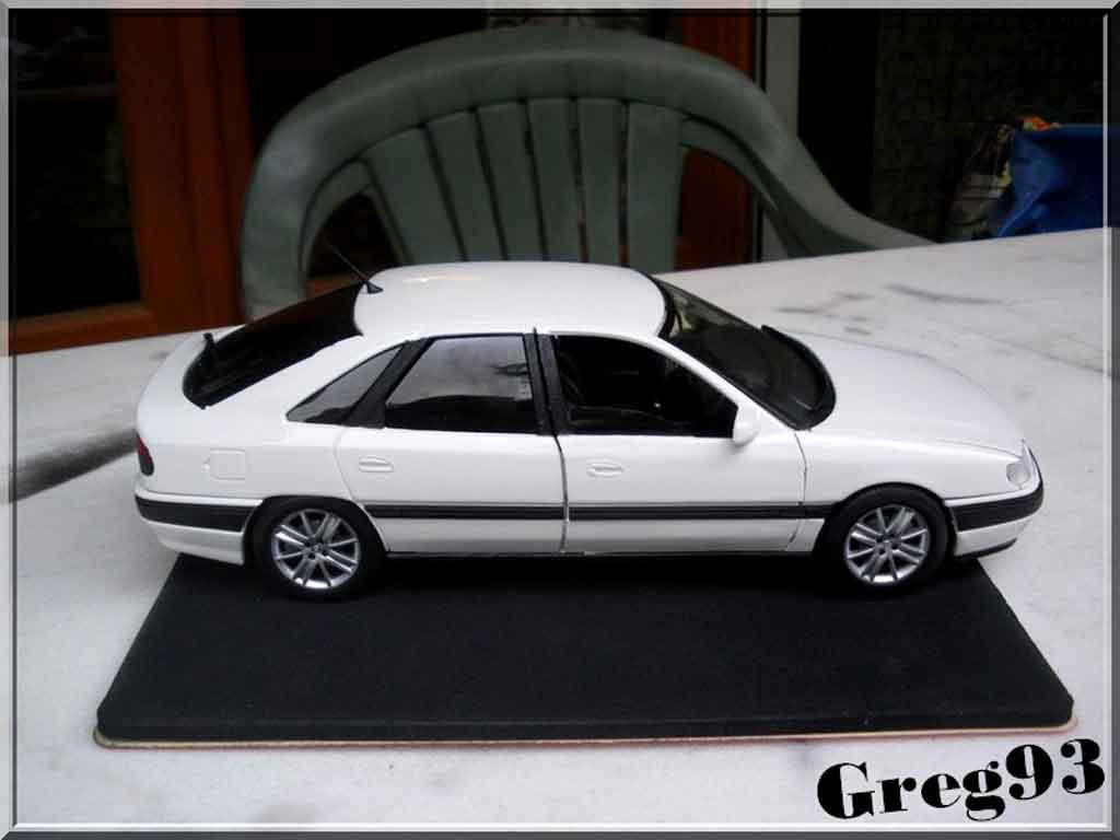 Renault Safrane Biturbo 1/18 Solido