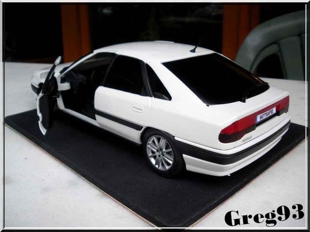 Renault Safrane Biturbo 1/18 Solido
