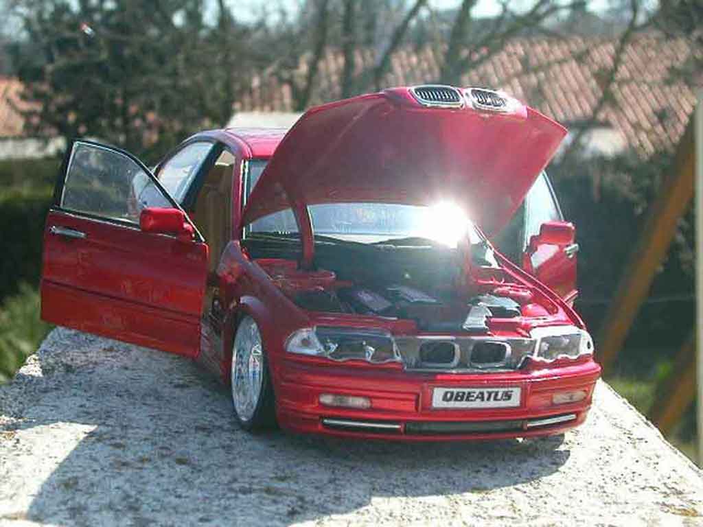 Bmw 328 tuning E46 red candy et jantes chromes 1/18 Welly