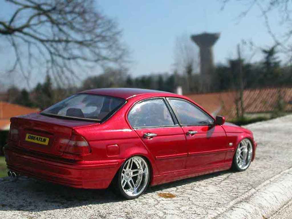 Bmw 328 tuning E46 red candy et jantes chromes 1/18 Welly