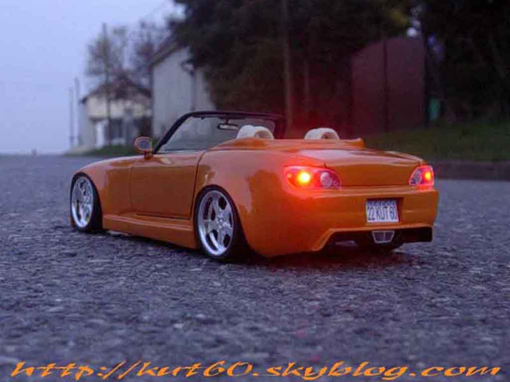 Honda S2000 Base orange tuning 1/18 Maisto