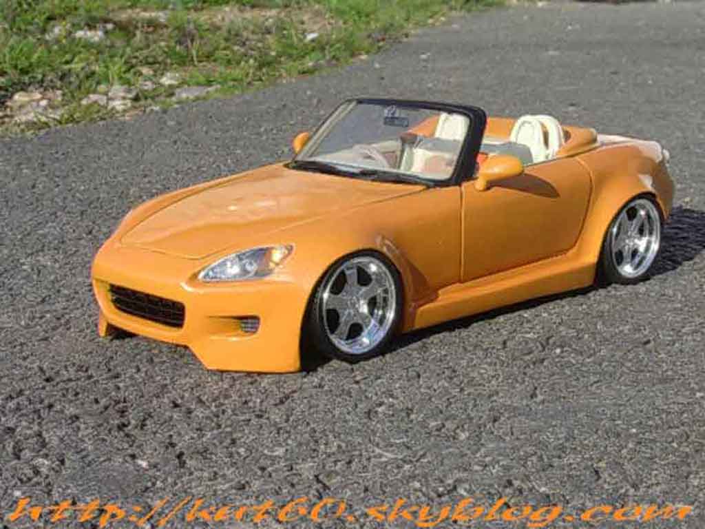 Honda S2000 Base orange tuning 1/18 Maisto
