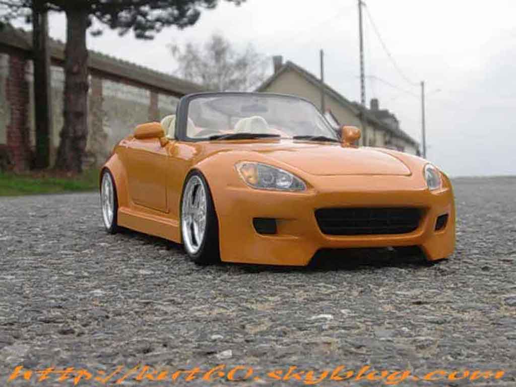 Honda S2000 Base orange tuning 1/18 Maisto