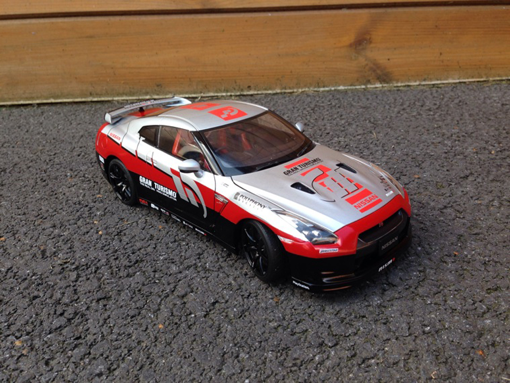 Nissan Skyline R35 decoration Gran Turismo 1/18 Kyosho