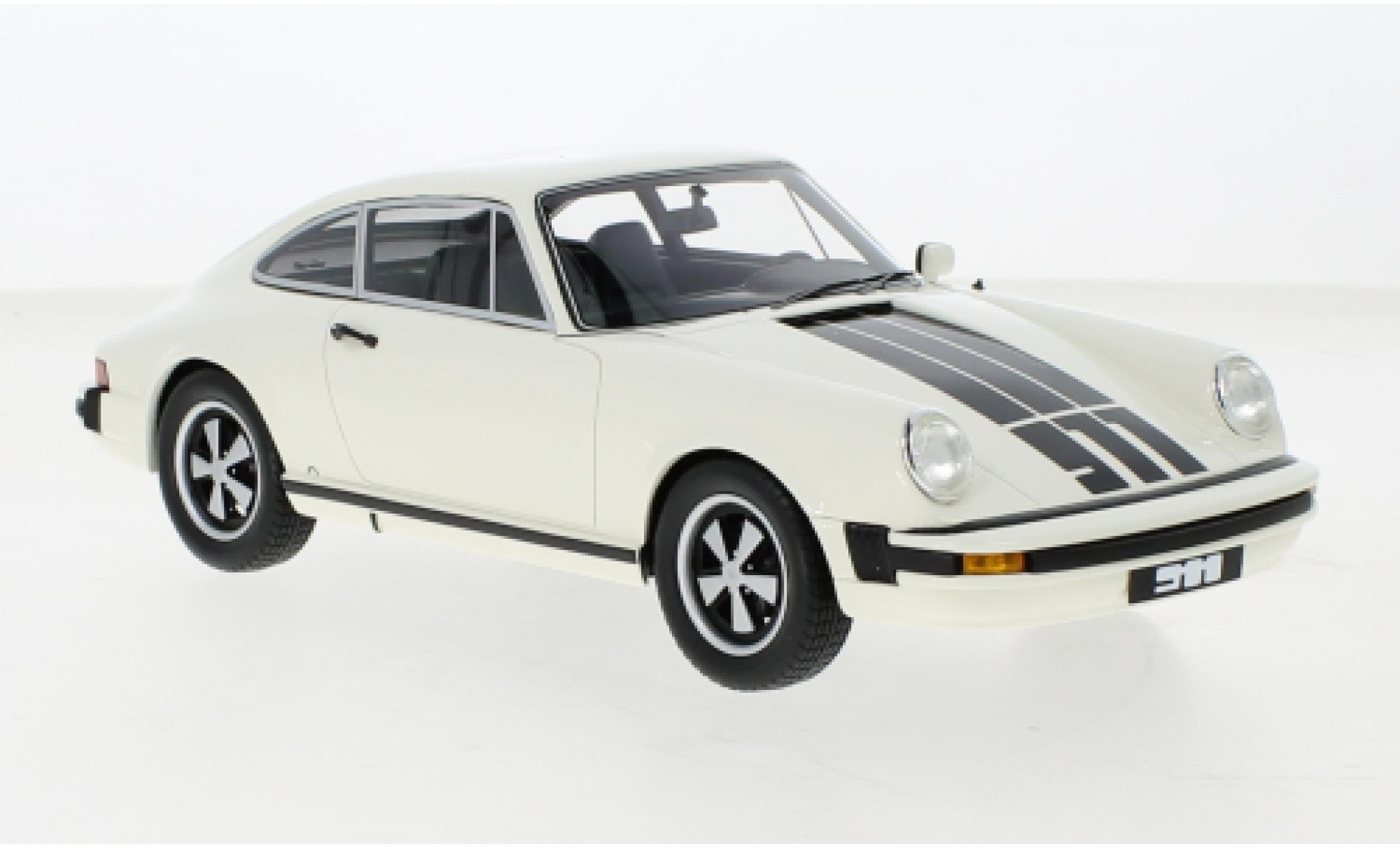 Porsche 930 1/18 Schuco 911 white/black 1977 diecast model cars
