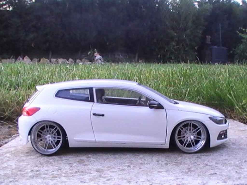 Volkswagen Scirocco R 3 white jantes 19 pouces 1/18 Norev