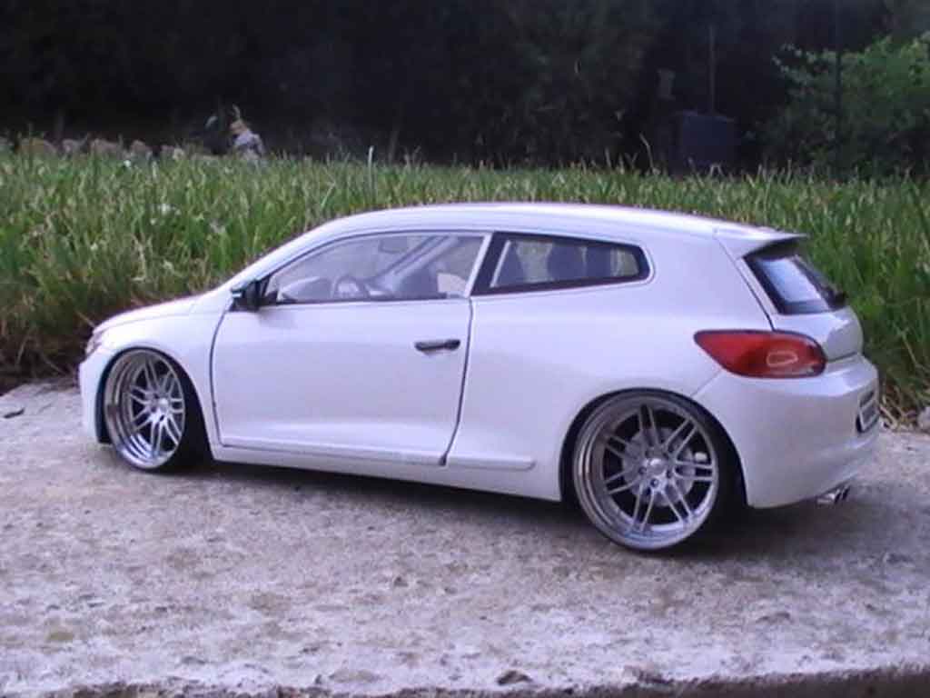Volkswagen Scirocco R 3 white jantes 19 pouces 1/18 Norev