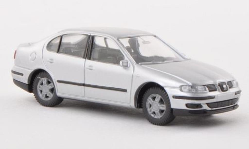 Seat Toledo 1/87 AWM II grey diecast model cars