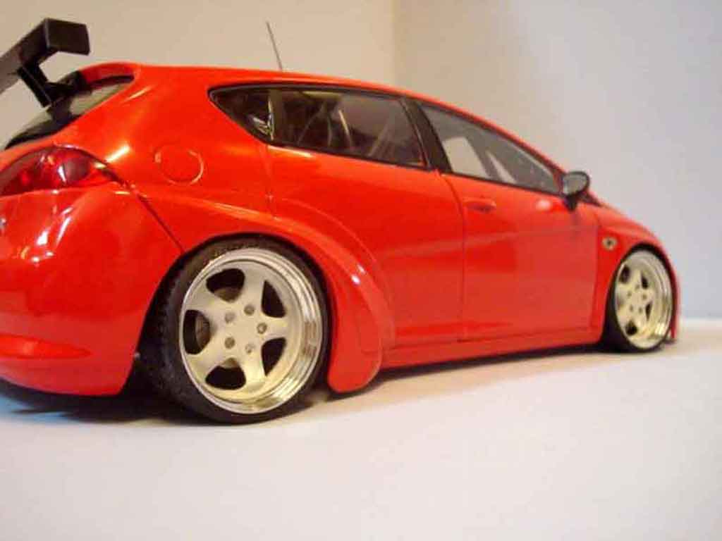 Seat Leon WTCC red 1/18 Guiloy