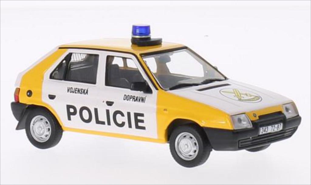 Skoda Favorit 1/43 Abrex Vojenska Dopravni Policie 1992 white/yellow 1987 diecast model cars