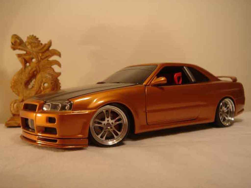 Nissan Skyline R34 orange carbon kit nos 1/18 Autoart