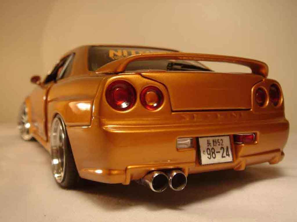 Nissan Skyline R34 orange carbon kit nos 1/18 Autoart