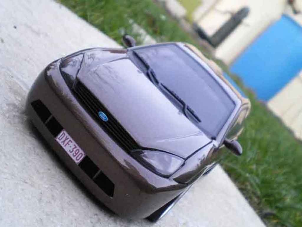 Ford Focus RS 1/18 Motormax RS brown jantes 18 pouces diecast model cars