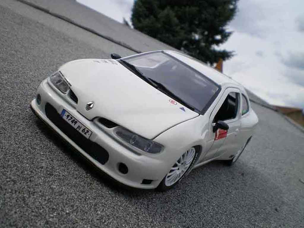 Renault Megane 1/18 Anson Maxi tuning white diecast model cars