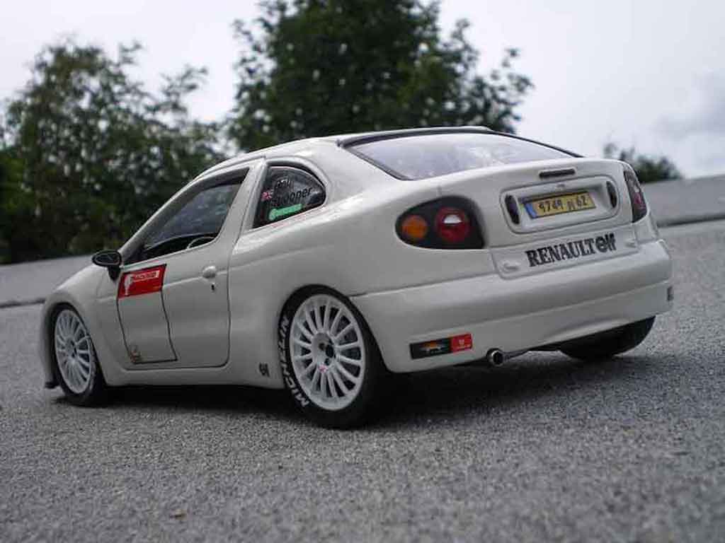 Renault Megane Base Maxi tuning white 1/18 Anson