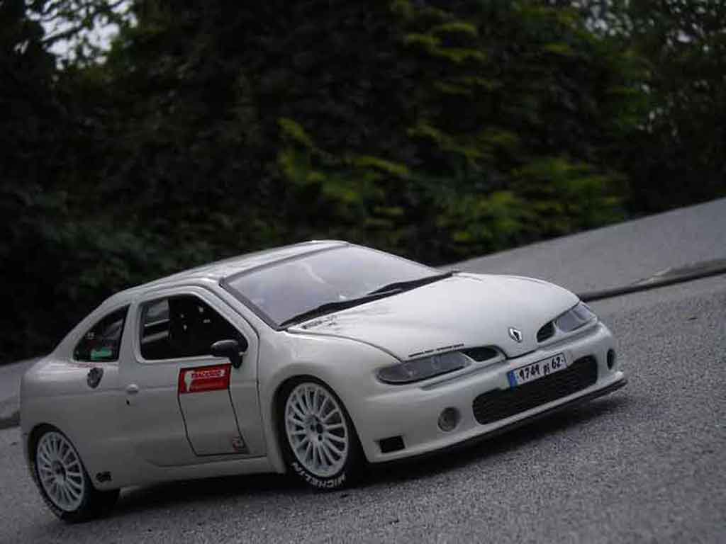 Renault Megane Base Maxi tuning white 1/18 Anson