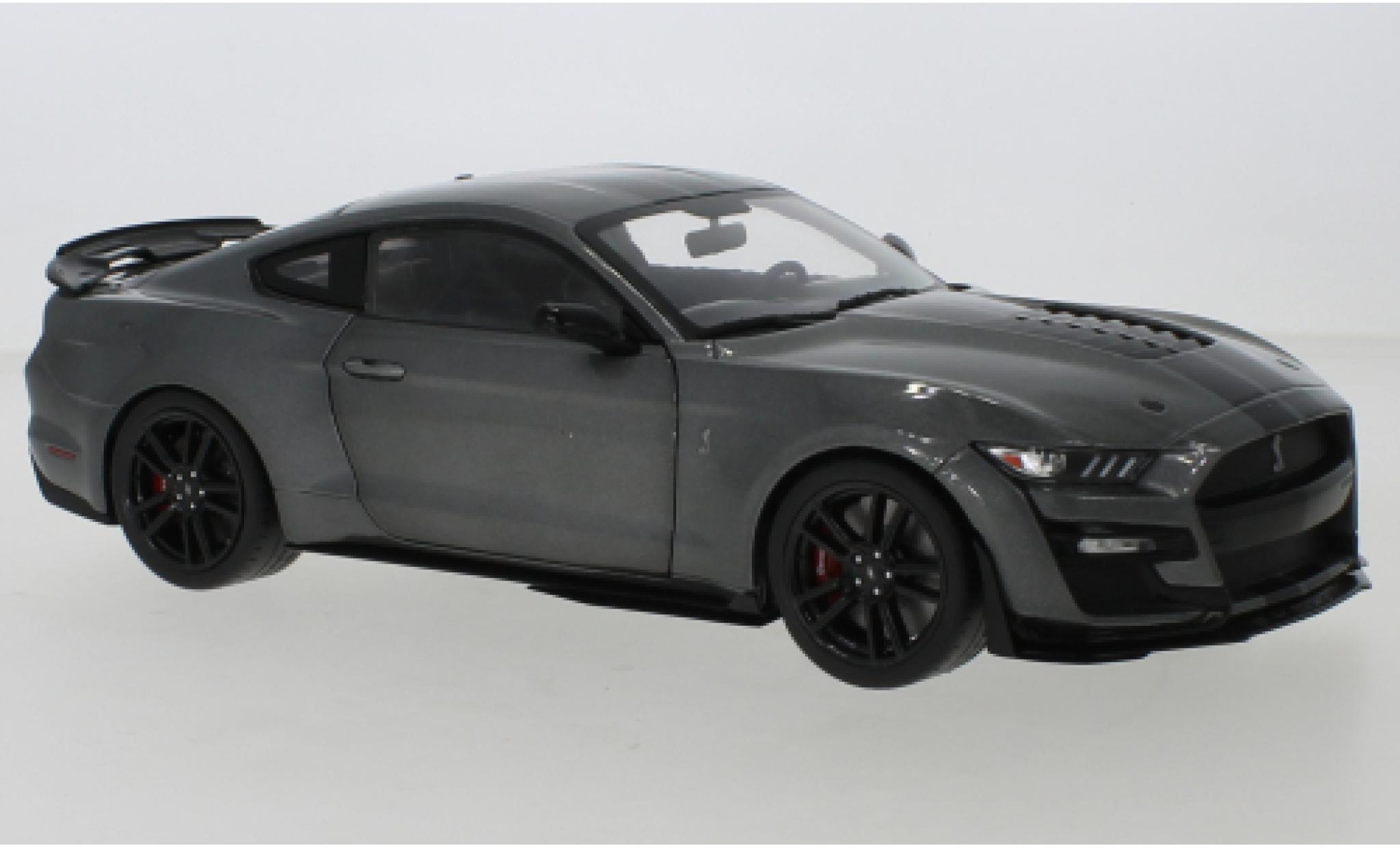 Ford Mustang 1/18 Solido Shelby GT 500 metallic grey/black 2020 diecast model cars