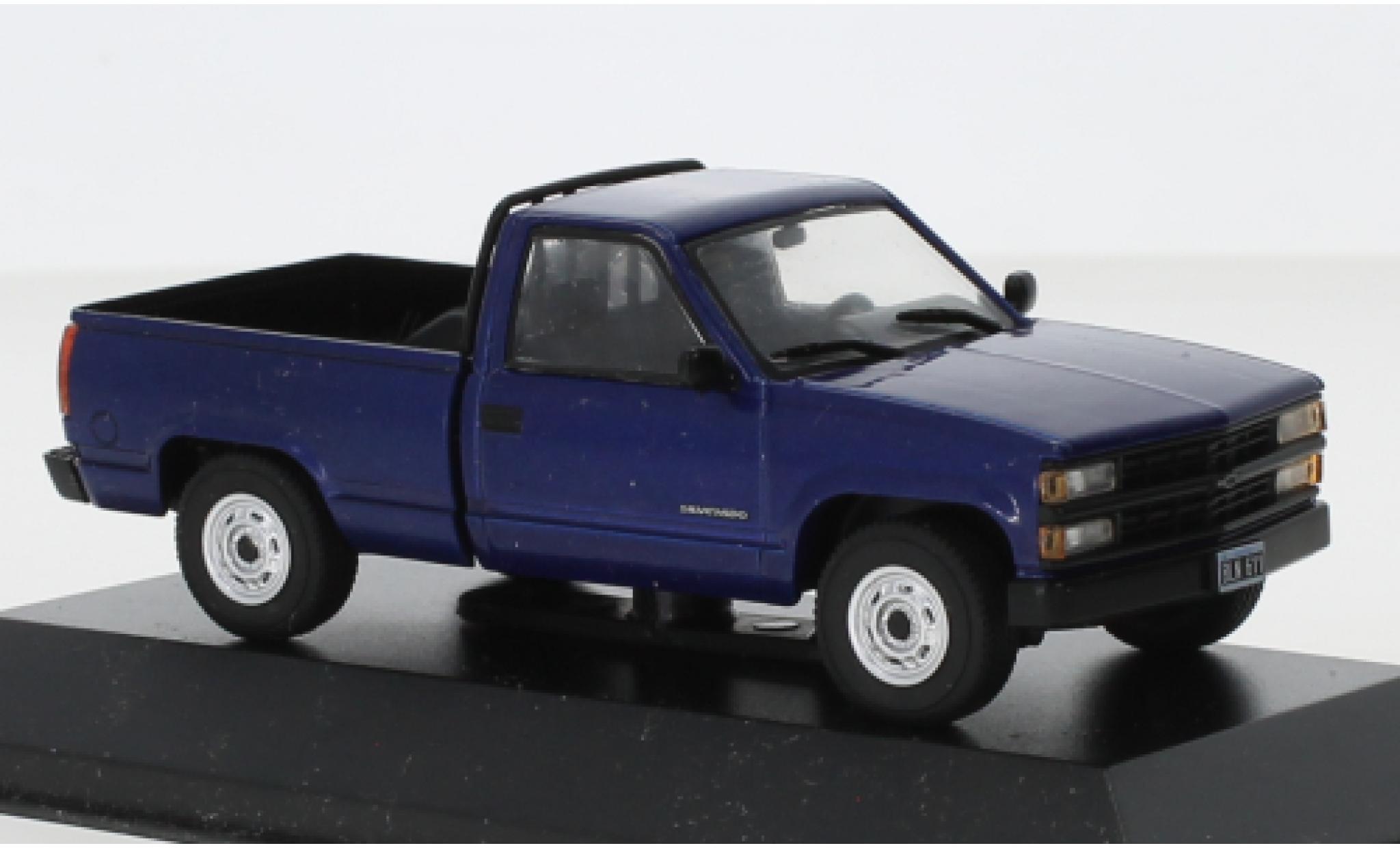 Chevrolet Silverado 1/43 SpecialC metallic blue 1997 diecast model cars