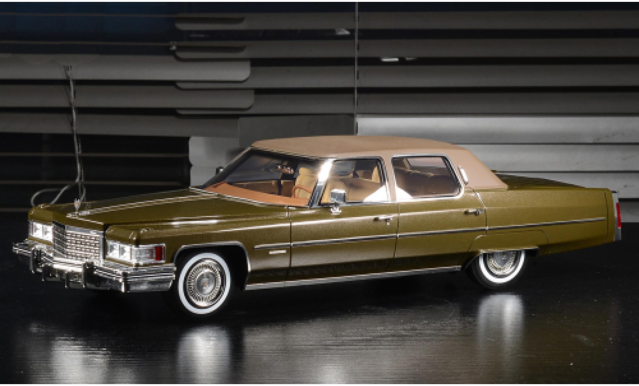 Cadillac Fleetwood 1/18 Stamp Models Brougham metallise beige/matt-brown 1976 diecast model cars