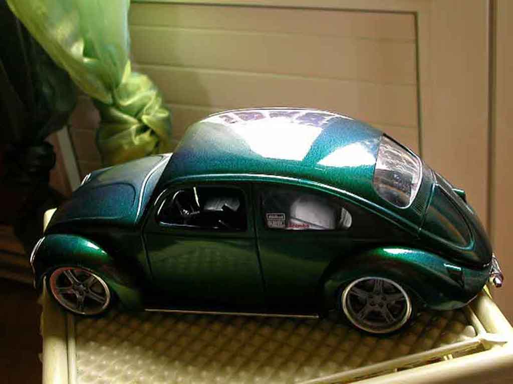 Volkswagen Kafer Base street cox peinture cameleon 1/18 Solido