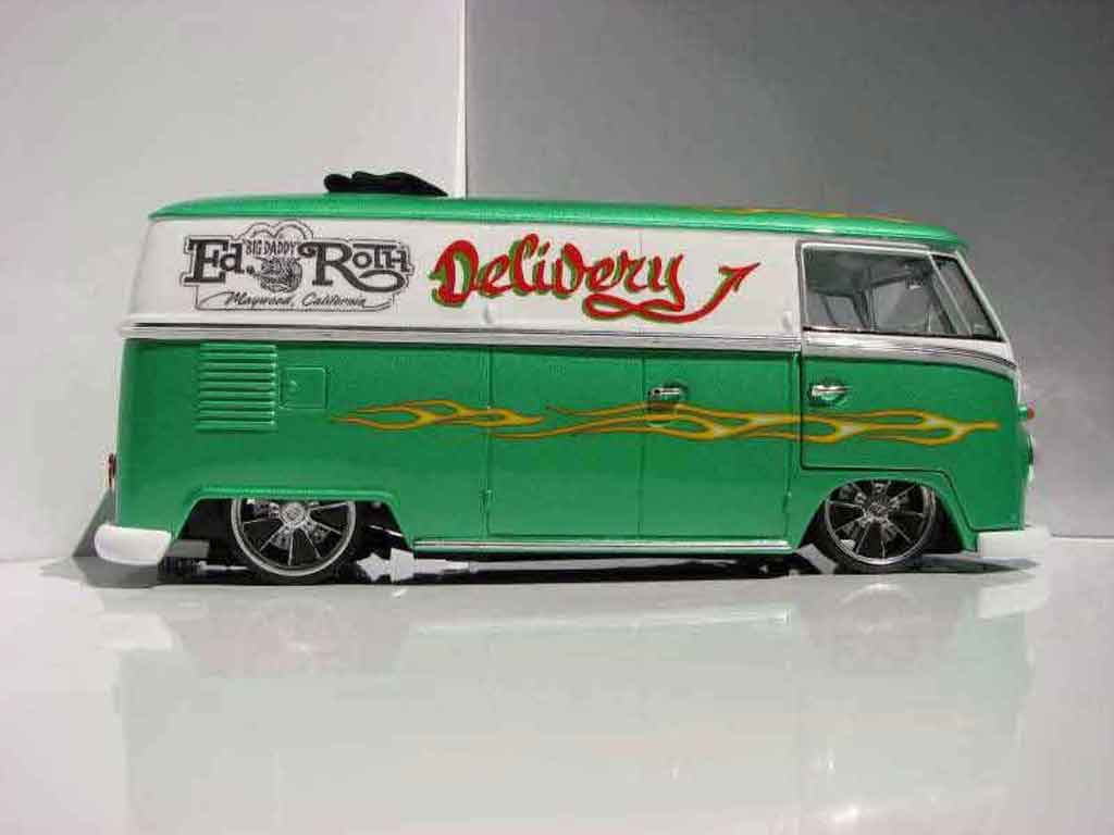 Volkswagen Combi Base tribute to ed roth combi rat fink revell 1/18 Welly