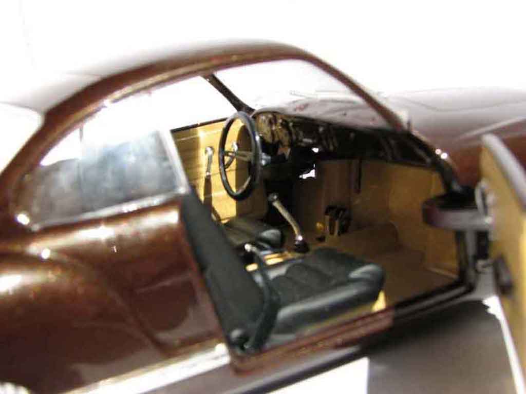 Volkswagen Karmann Base dub 1/18 Solido