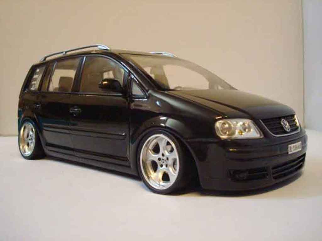 Volkswagen Touran Base black jantes porsche 1/18 Shanghai Volkswagen