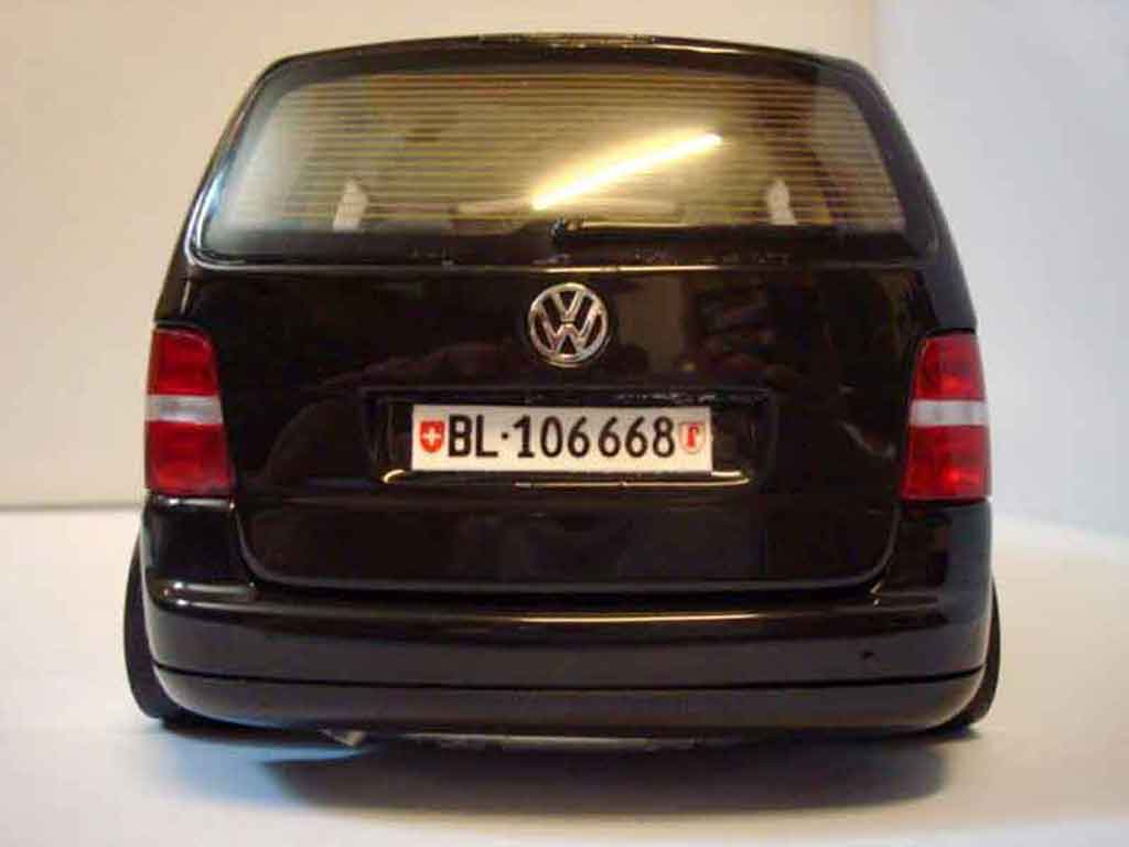 Volkswagen Touran Base black jantes porsche 1/18 Shanghai Volkswagen
