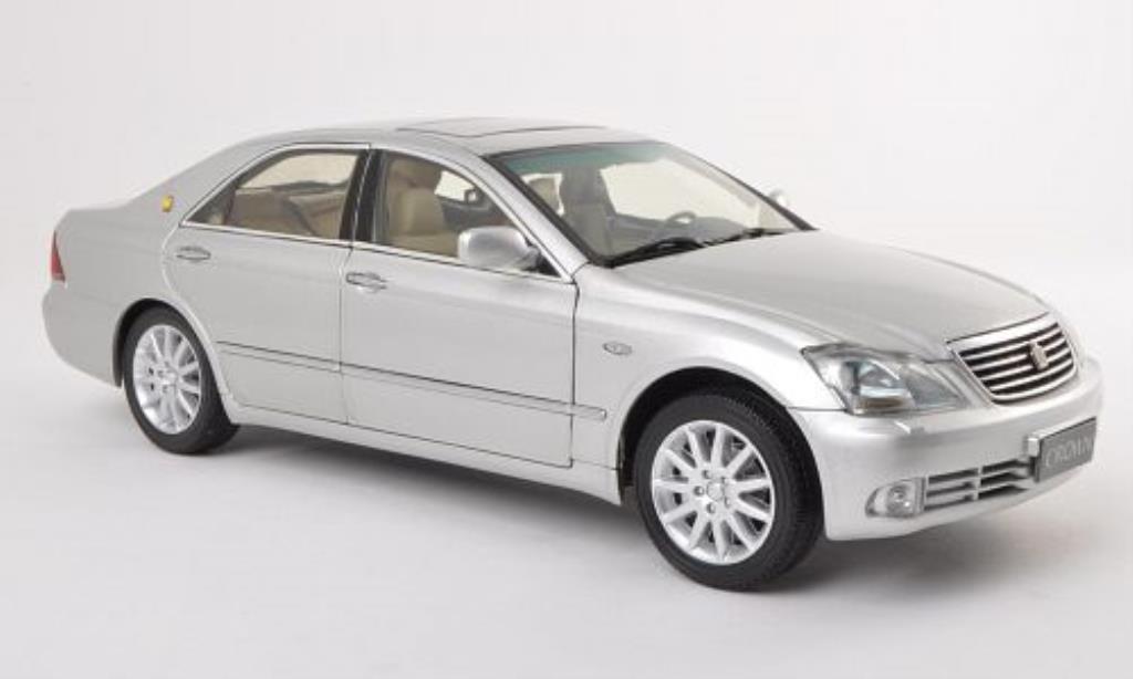 Toyota Crown 1/18 Paudi grey 2005 diecast model cars