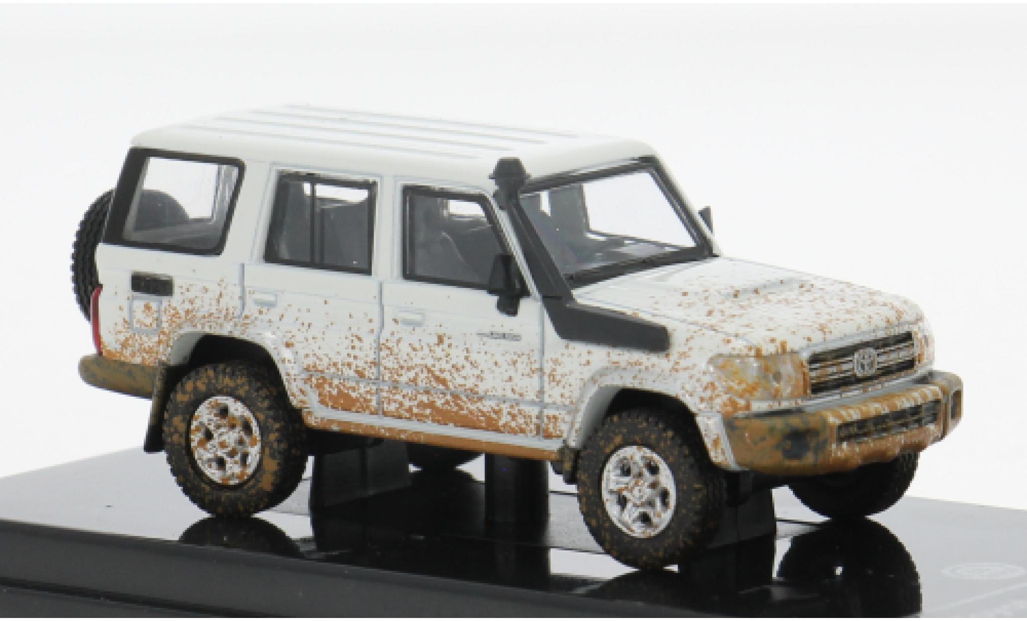 Toyota Land Cruiser 1/64 Para64 LC76 white 2014 1:64 diecast model cars